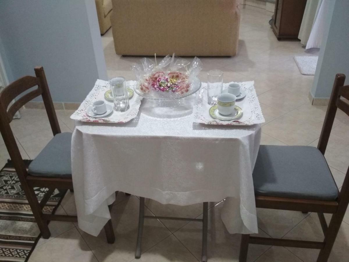 Family Apartments Mesolóngion Екстериор снимка