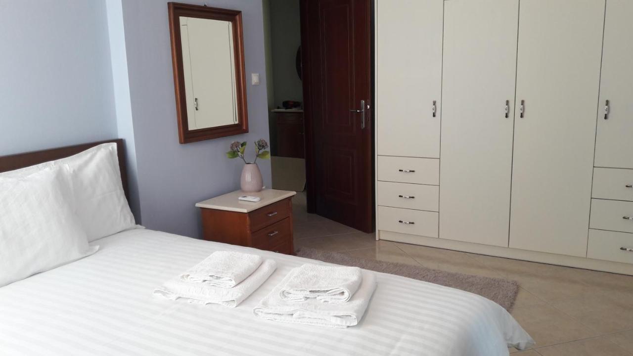 Family Apartments Mesolóngion Екстериор снимка