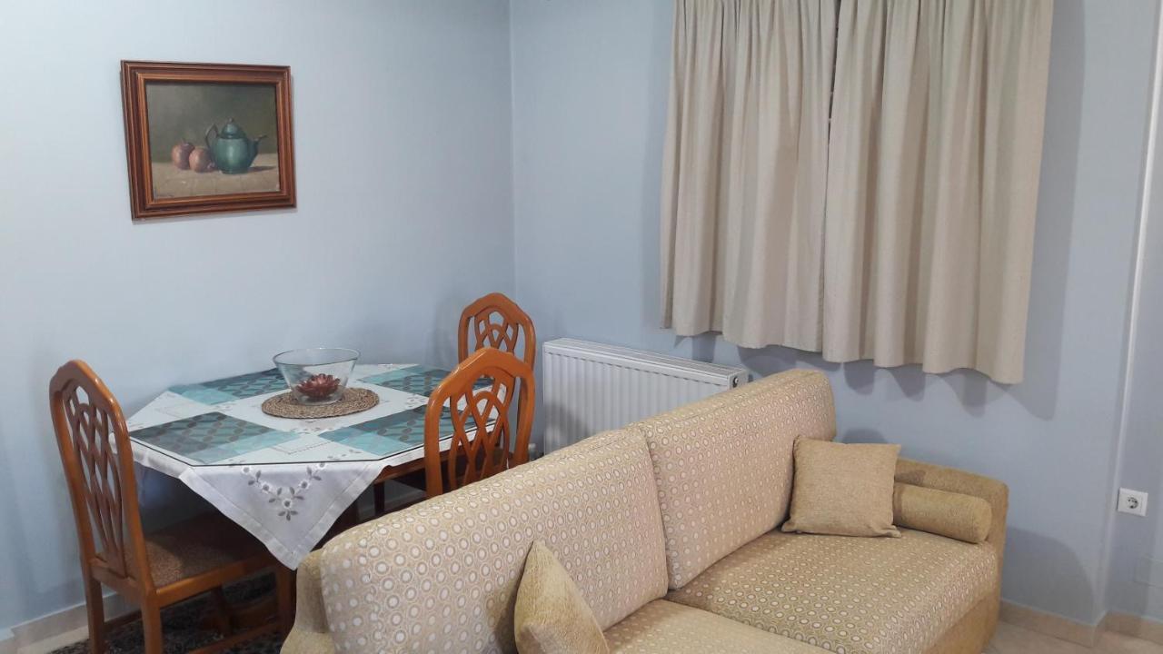 Family Apartments Mesolóngion Екстериор снимка