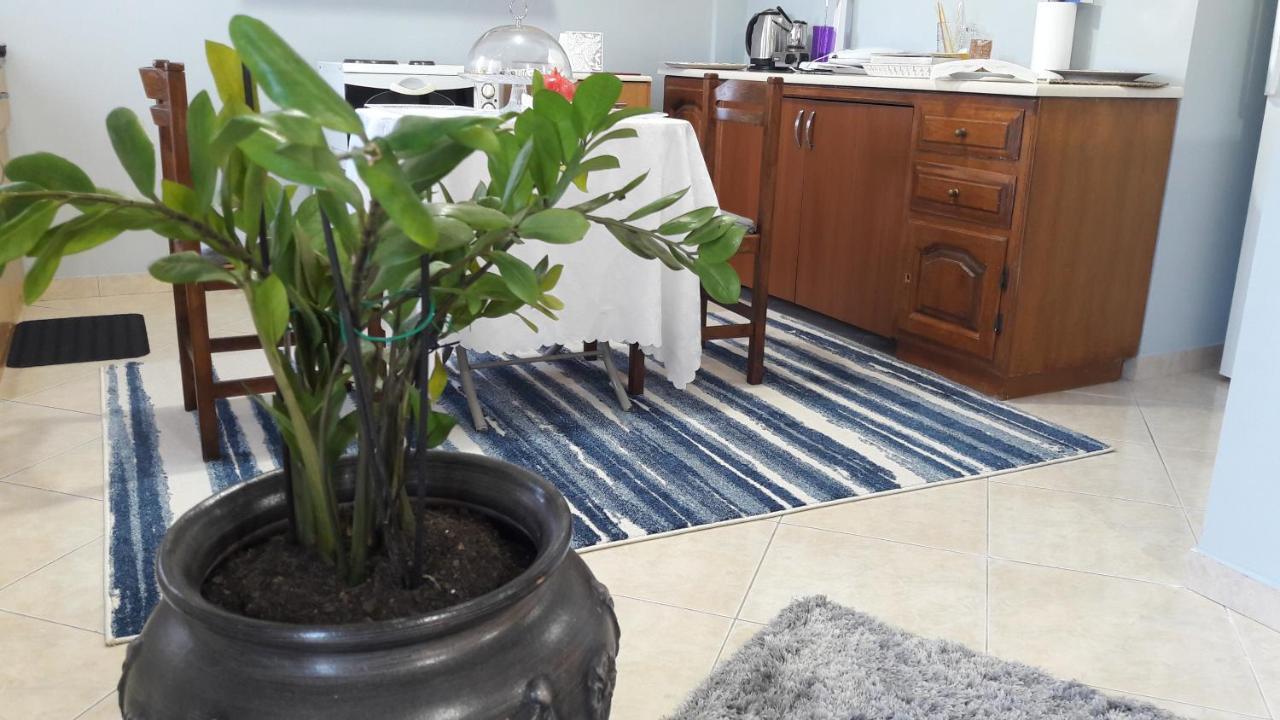 Family Apartments Mesolóngion Екстериор снимка